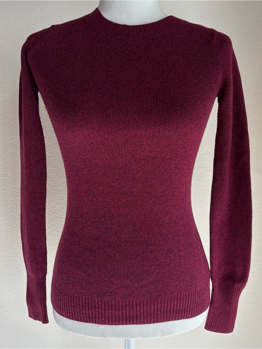 Express Crewneck Women's Fitted Sweater in Red